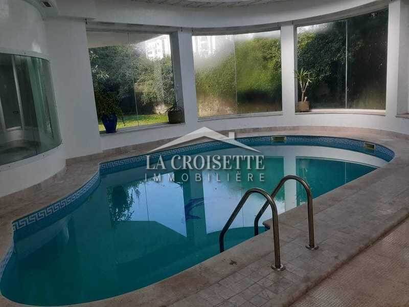 Villa S+6 avec piscine à l'Aouina 